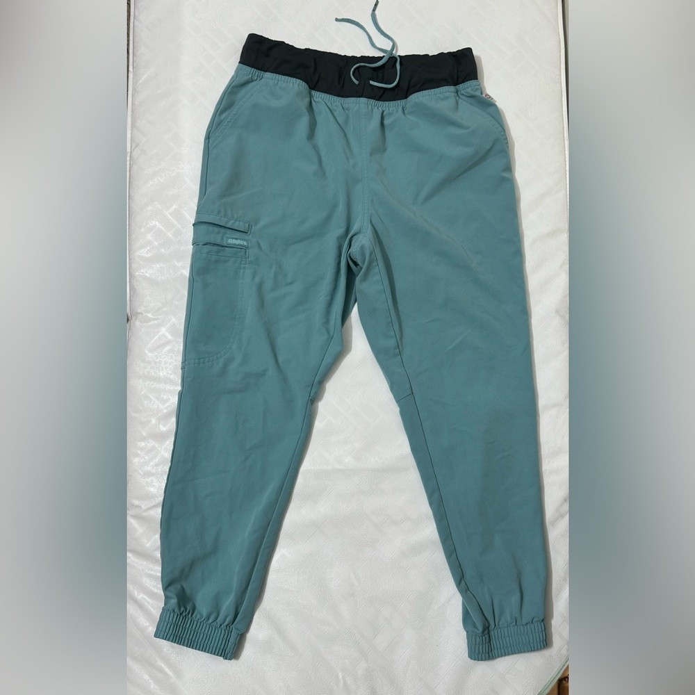 Euphoria Scrubs in Teal- top is size medium & bottoms size petite medium